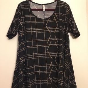 LuLaRoe Perfect Tee size L - LEGGINGS MATERIAL!!